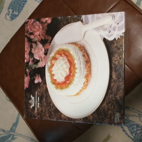 Christopher Stuart Bone China dish - Picture 2 of 3